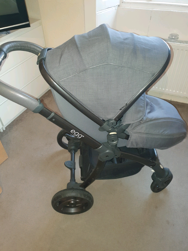 egg pram quantum grey